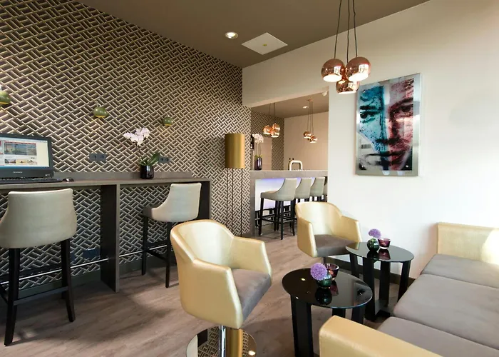 慕尼黑市奥林匹克公园莱昂纳多酒店 4*