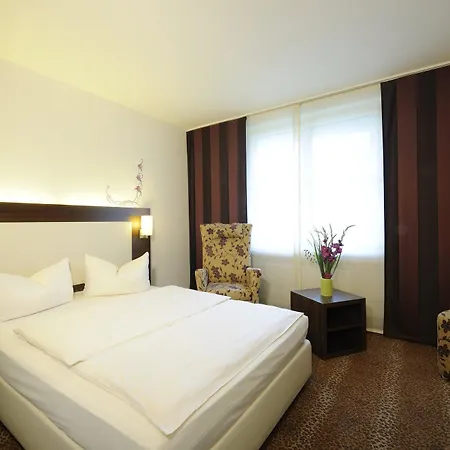 Leonardo Olympiapark מלון